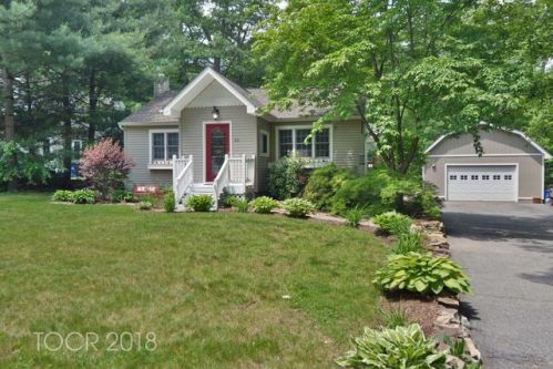 32 Maple Lake Rd, Kinnelon, NJ 07405-2344