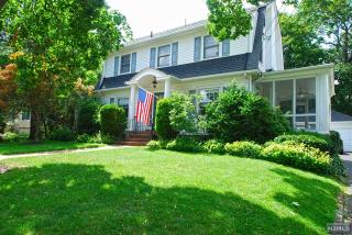154 Claremont Rd, Ridgewood, NJ 07450-4111