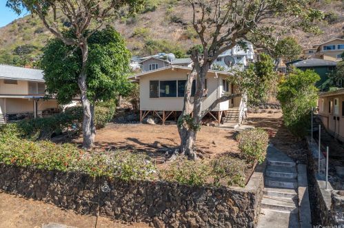 1989 9th Ave, Honolulu HI  96816-2905 exterior
