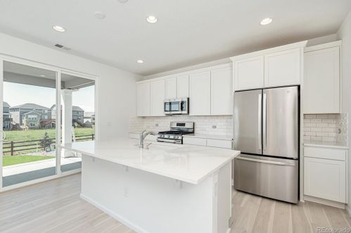 27820 10th Dr, Aurora CO 80018 exterior