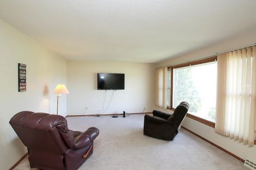 1037 Sherwood St, Cedar Mills, MN 55350-3243
