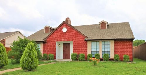 2730 Hackberry Ln, Garland TX  75042-5613 exterior