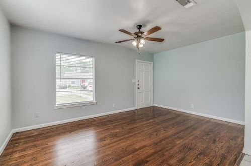 3724 Marks Pl, Fort Worth TX  76116-9436 exterior