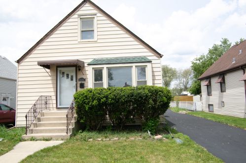 8622 Belden Ave, River Grove, IL 60171-1824