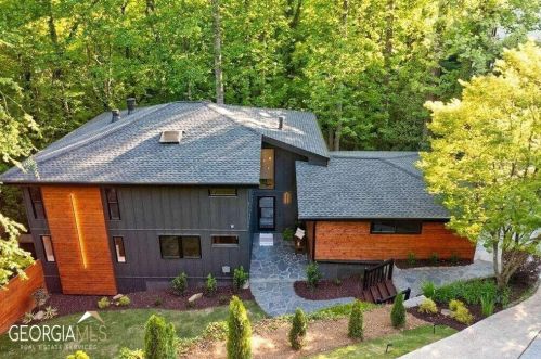 620 Colebrook Ct, Atlanta GA  30327-4710 exterior