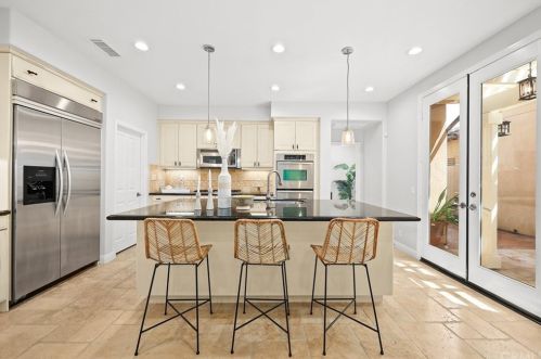 108 Spanish Lace, Irvine CA  92620-3424 exterior