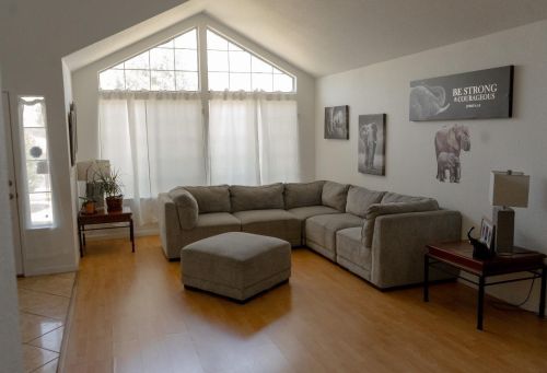 5867 Montauban Ave, Stockton, CA 95210-5632