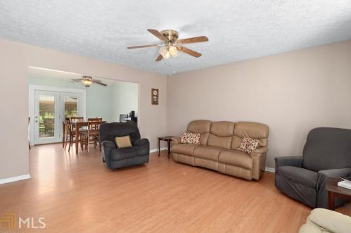 110 Fox St, Stillwell, GA 31329-5232