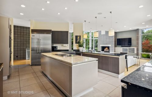 11300 79th St, Willowbrook IL  60527-5107 exterior