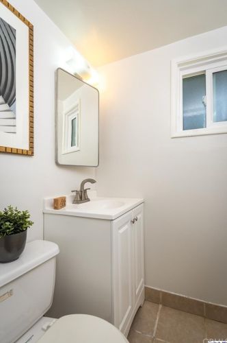 5124 Ln Crescenta Ave, Glendale CA 91214-2117 exterior