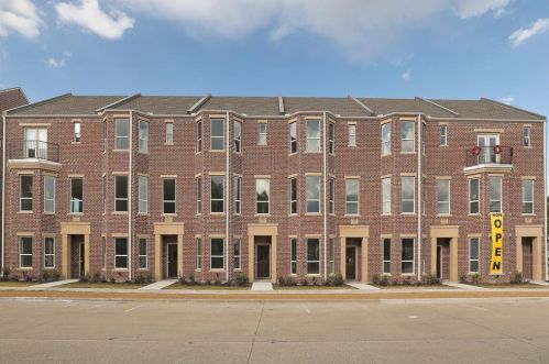 109 Walters St, Lewisville, TX 75057-3958