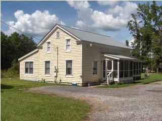 5090 Ashley River Rd, Summerville, SC 29485-9401