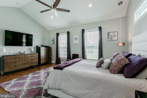 212 Shade Tree Dr, Lancaster PA  17603-5074 exterior