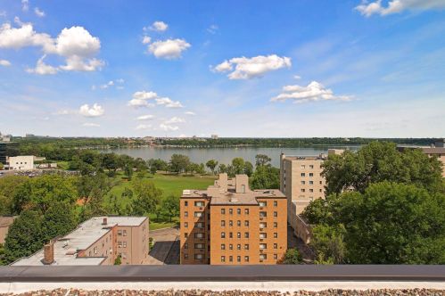 3131 Excelsior Blvd, Minneapolis MN  55416-4600 exterior