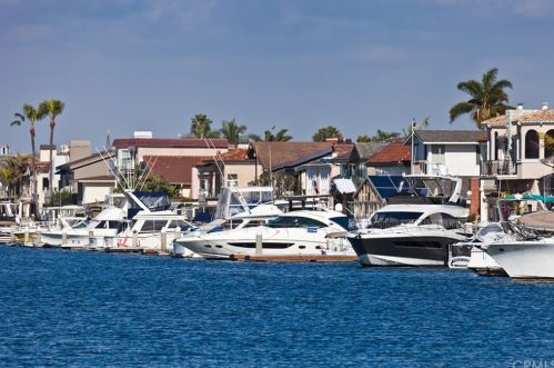 17112 Pacific Coast Hwy, Huntington Beach CA  92649-4129 exterior