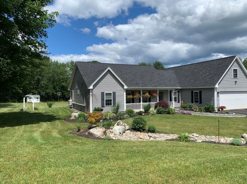 23 Rebecca Dr, Augusta, ME 04330-1952