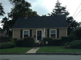 47 Laconia Rd, Cranston, RI 02920-1918