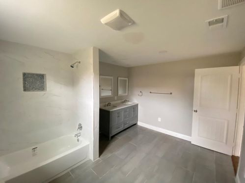 1605 Dent St, Garland TX 75042-5808 exterior