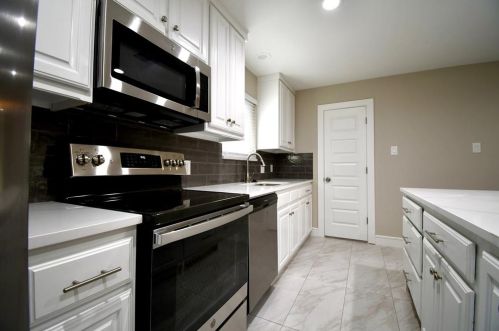 213 Scotland Dr, Irving TX  75062-8605 exterior