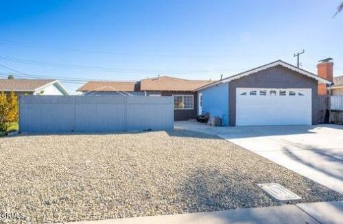 4024 B St, Oxnard, CA 93033-6123