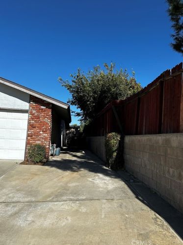 22676 Raven Way, Colton, CA 92313-6116