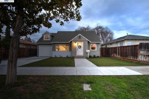 630 Livermore Ave, Livermore, CA 94550-4758