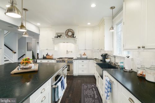 415 Washington Ave, Tavistock NJ 08033-3340 exterior