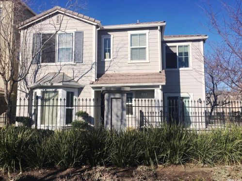 1010 Vaughn Ln, Tracy, CA 95376-8752