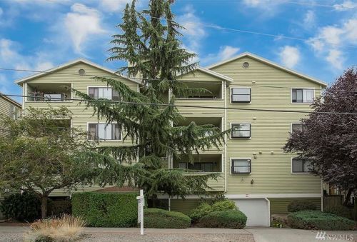 8816 Nesbit Ave, Seattle, WA 98103-4066