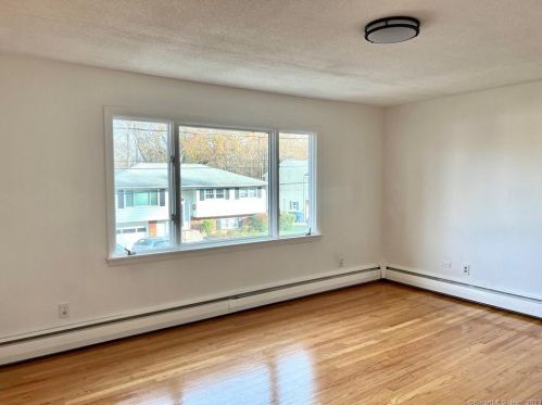 128 Lucille St, Waterbury, CT 06708-4843