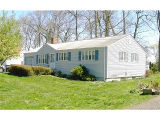 169 Forest Dr, Hartford, CT 06111-3119