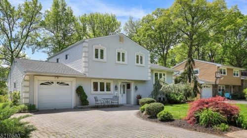 102 Redwood Rd, Springfield, NJ 07081-2428