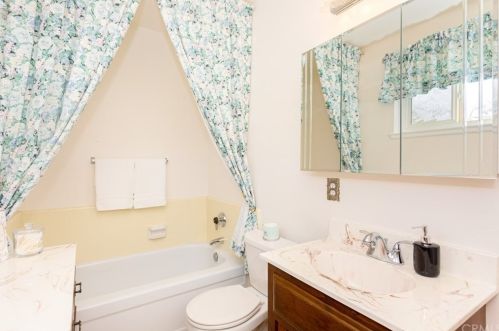 6605 Dorinda Dr, Riverside CA  92503-1110 exterior