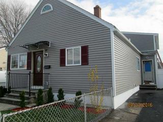 67 Paul St, Pawtucket, RI 02861-4249