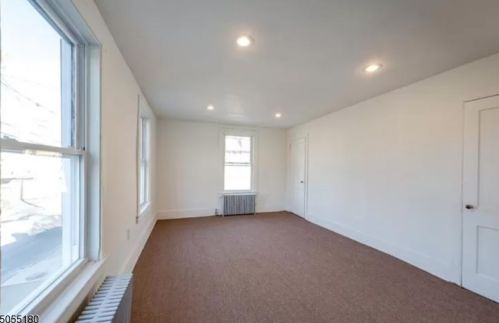 115 Grand Ave, Hackettstown NJ  07840-2128 exterior