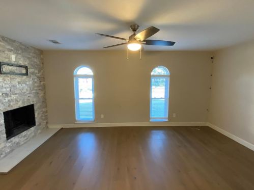 2032 Kings Rd, Carrollton TX  75007-3149 exterior