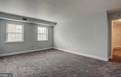 209 Valleybrook Dr, Lancaster PA  17601-4623 exterior