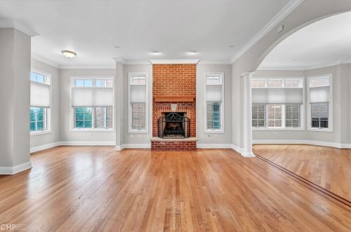2015 Alta Vista Ct, Naperville, IL 60563-1844