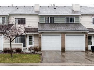 4074 Durham Ct, Saint Paul, MN 55122-2136