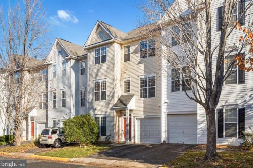 2549 Sandbourne Ln, Herndon, VA 20171-4482
