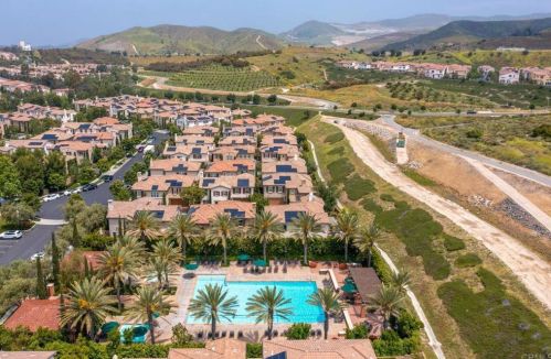 105 Coyote Brush, Irvine CA  92618-8873 exterior