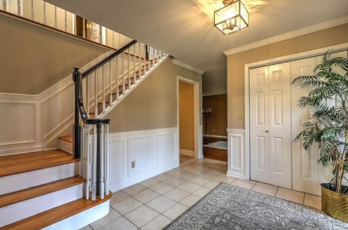 13 Robin Ln, Upper Stepney, CT 06468-3008