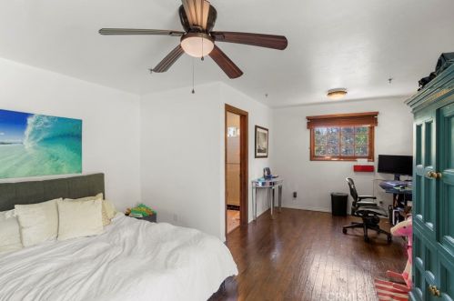 2028 Rangeview Dr, Glendale CA  91201-1146 exterior