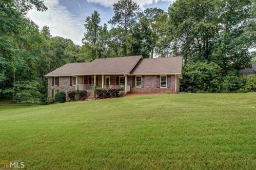 5025 Shore Dr, Conyers GA  30094-4711 exterior