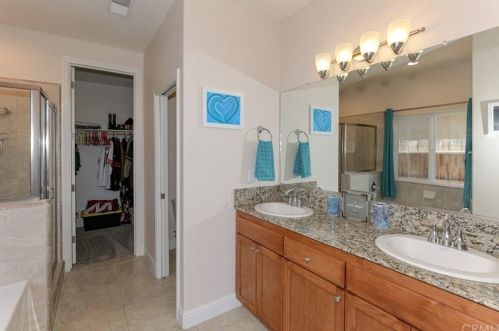 1525 Greenwich Dr, Los Banos CA  93635-6503 exterior