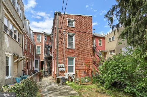 150 Walnut St, Lancaster PA  17602-5041 exterior