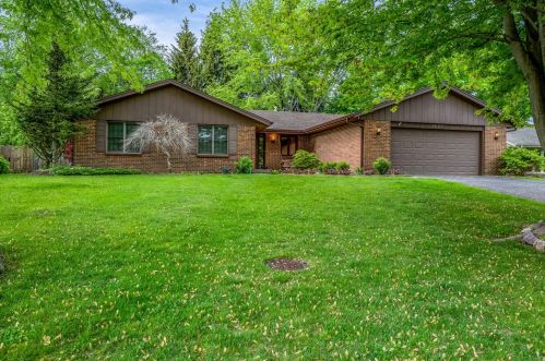 5855 Thatcher Dr, Rockford, IL 61114-5538