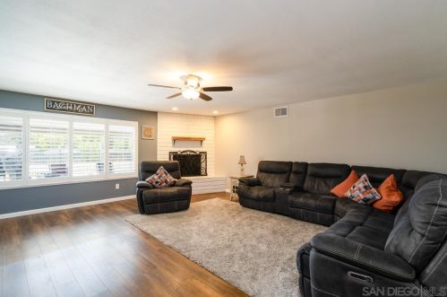 23617 Springwood Dr, Ramona, CA 92065-4244