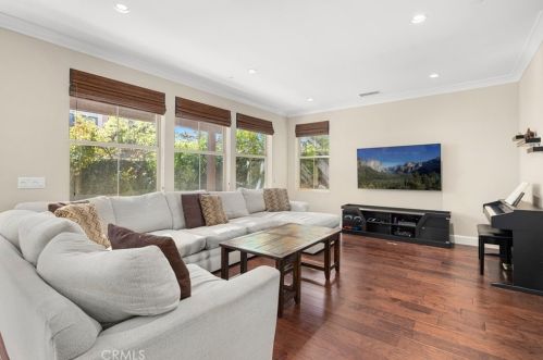 66 Rembrandt, Irvine CA  92620-7314 exterior