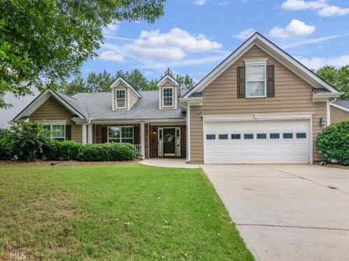 321 Southgate Dr, Locust Grove, GA 30248-4237